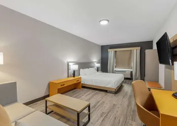 Comfort Suites Cheyenne hotel thumbnail 4