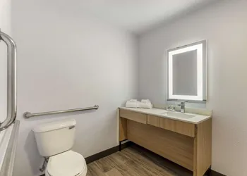 Comfort Suites Cheyenne hotel thumbnail 8