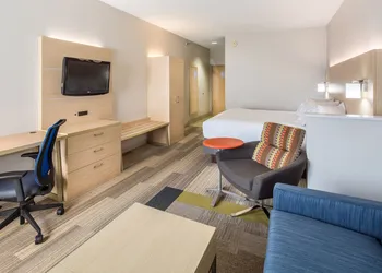 Holiday Inn Express Cedar Rapids (Collins Rd) by IHG hotel thumbnail 3