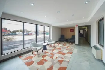 Ramada by Wyndham Kingston hotel thumbnail 3