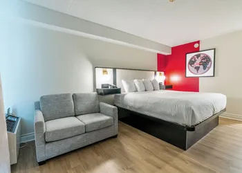 Ramada by Wyndham Kingston hotel thumbnail 7