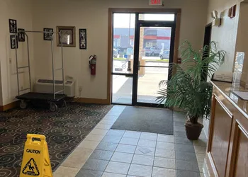 Express Inn & Suites hotel thumbnail 6