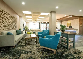 Comfort Suites Oil Center hotel thumbnail 3