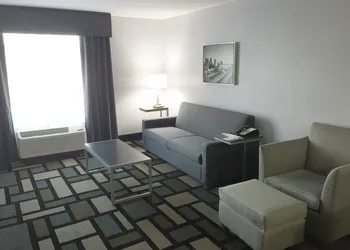 Best Western Plus Birmingham Inn & Suites hotel thumbnail 4