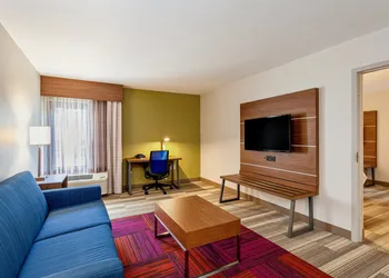 Holiday Inn Express Tampa-Brandon by IHG hotel thumbnail 3