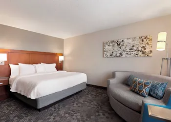 Courtyard by Marriott Tulsa Central hotel thumbnail 4