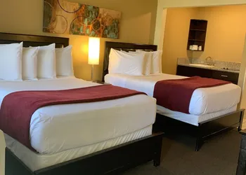 California Suites Hotel hotel thumbnail 4