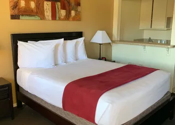 California Suites Hotel hotel thumbnail 7