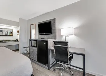 Quality Inn Laurinburg hotel thumbnail 7