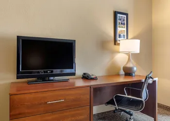 Comfort Inn & Suites Russellville I-40 hotel thumbnail 5
