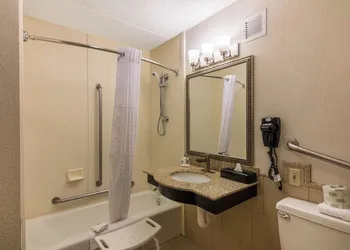 Comfort Inn Plymouth - Minneapolis hotel thumbnail 8