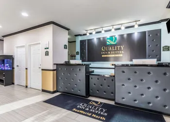 Quality Inn & Suites SeaWorld North hotel thumbnail 2