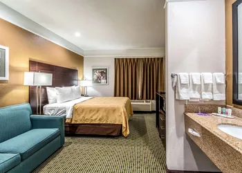 Quality Inn & Suites SeaWorld North hotel thumbnail 6
