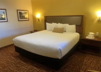 Inn on Storrs hotel thumbnail 5
