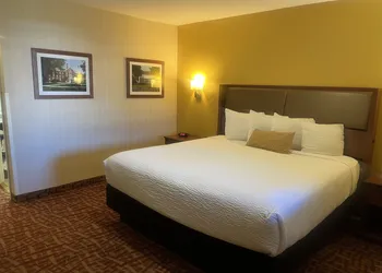 Inn on Storrs hotel thumbnail 8