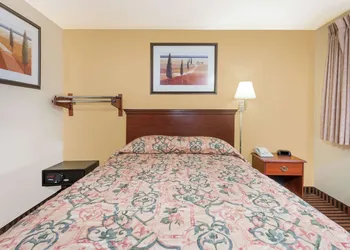 La Vale Inn/Cumberland Area hotel thumbnail 8