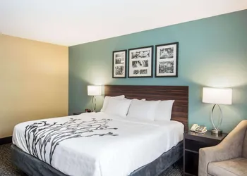 Sleep Inn & Suites Dunmore hotel thumbnail 8