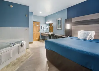 Rodeway Inn Carrollton I-35E hotel thumbnail 5