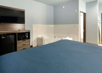 Rodeway Inn Carrollton I-35E hotel thumbnail 6