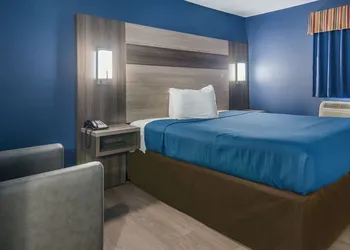 Rodeway Inn Carrollton I-35E hotel thumbnail 8