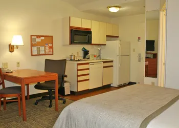 Candlewood Suites - Syracuse Airport by IHG hotel thumbnail 3