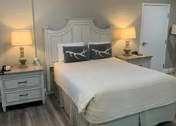 Big Bear Frontier hotel thumbnail 7