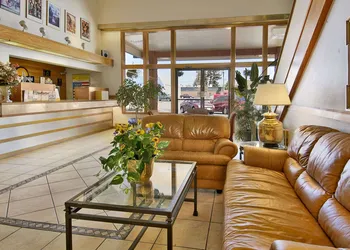 Days Inn by Wyndham Mt. Vernon hotel thumbnail 2