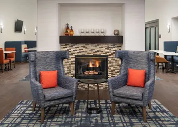 Hampton Inn & Suites Alpharetta hotel thumbnail 3