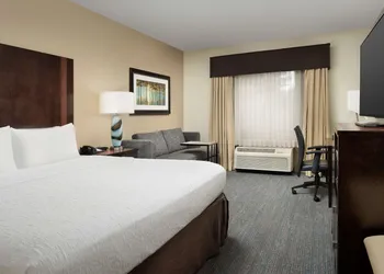 Hampton Inn & Suites Alpharetta hotel thumbnail 7