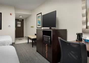 Hampton Inn & Suites Alpharetta hotel thumbnail 8