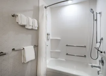 Holiday Inn Express Hotel & Suites New Tampa I-75 by IHG hotel thumbnail 8
