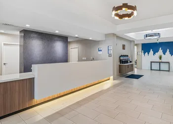 Best Western Valencia/Six Flags Inn & Suites hotel thumbnail 3