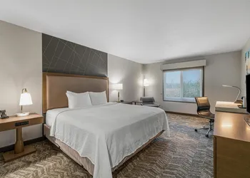 Best Western Valencia/Six Flags Inn & Suites hotel thumbnail 7