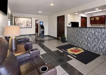 Super 8 by Wyndham South Boston VA hotel thumbnail 3