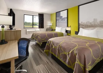 Super 8 by Wyndham South Boston VA hotel thumbnail 5