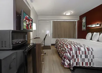 Red Roof Inn Aberdeen hotel thumbnail 6