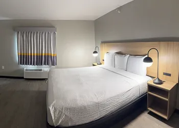 Super 8 by Wyndham Richfield/Cleveland hotel thumbnail 7