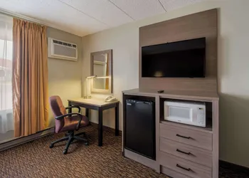 Econo Lodge Duluth near Miller Hill Mall hotel thumbnail 8