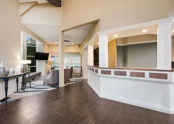 Best Western Harbour Pointe Lakefront hotel thumbnail 2