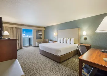 Best Western Harbour Pointe Lakefront hotel thumbnail 8