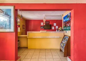 Budget Inn and Suites hotel thumbnail 3