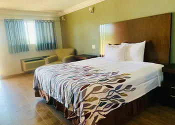 Budget Inn and Suites hotel thumbnail 8