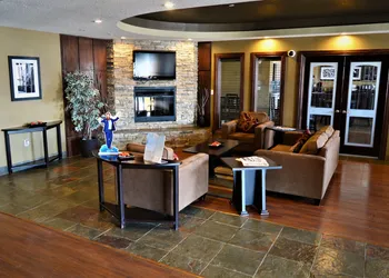 Ramada by Wyndham Cold Lake hotel thumbnail 2