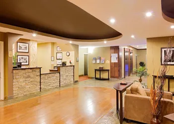 Ramada by Wyndham Cold Lake hotel thumbnail 4