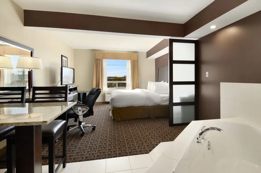 Ramada by Wyndham Cold Lake hotel detail image 6