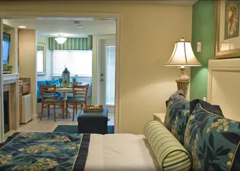 Ocean Club on Smuggler's Beach hotel thumbnail 5