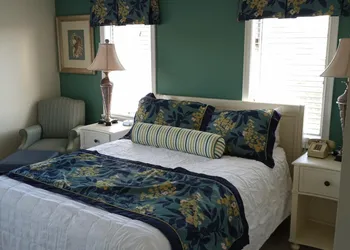 Ocean Club on Smuggler's Beach hotel thumbnail 7