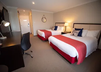 Oak Island Resort & Conference Centre hotel thumbnail 5