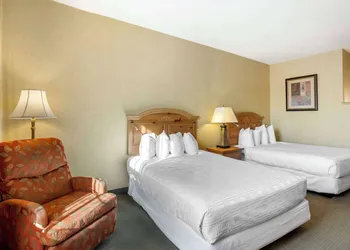 Best Western Plus Revere Inn & Suites hotel thumbnail 5