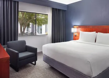 Courtyard by Marriott Raleigh Midtown hotel thumbnail 8